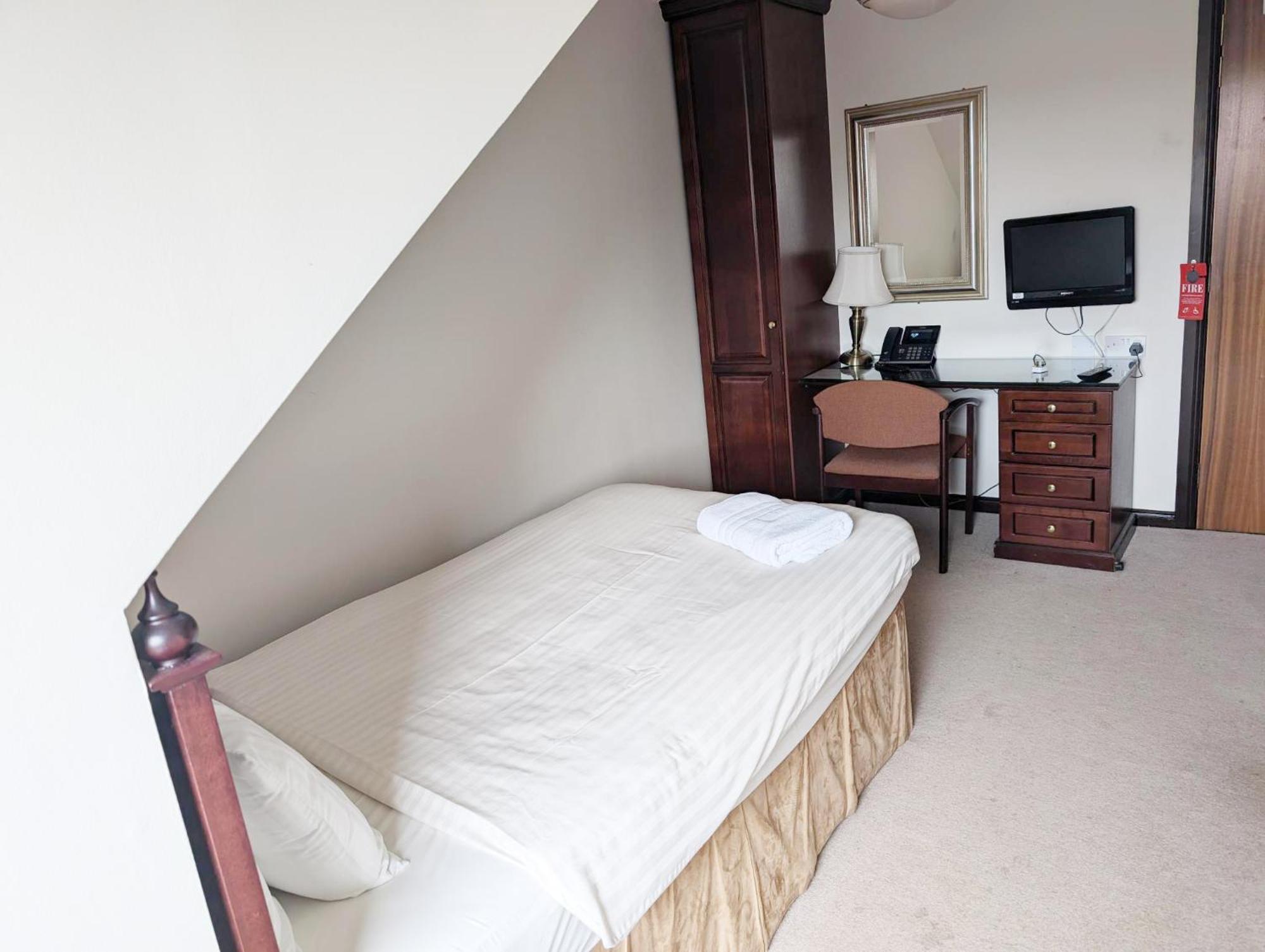 Strathburn Hotel Inverurie By Compass Hospitality מראה חיצוני תמונה