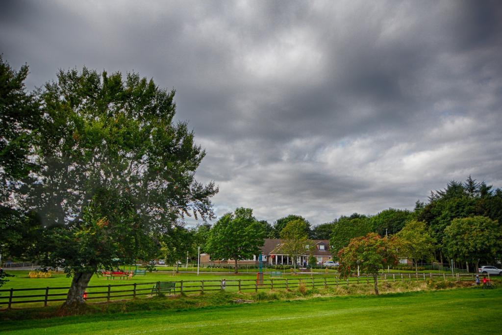 Strathburn Hotel Inverurie By Compass Hospitality מראה חיצוני תמונה