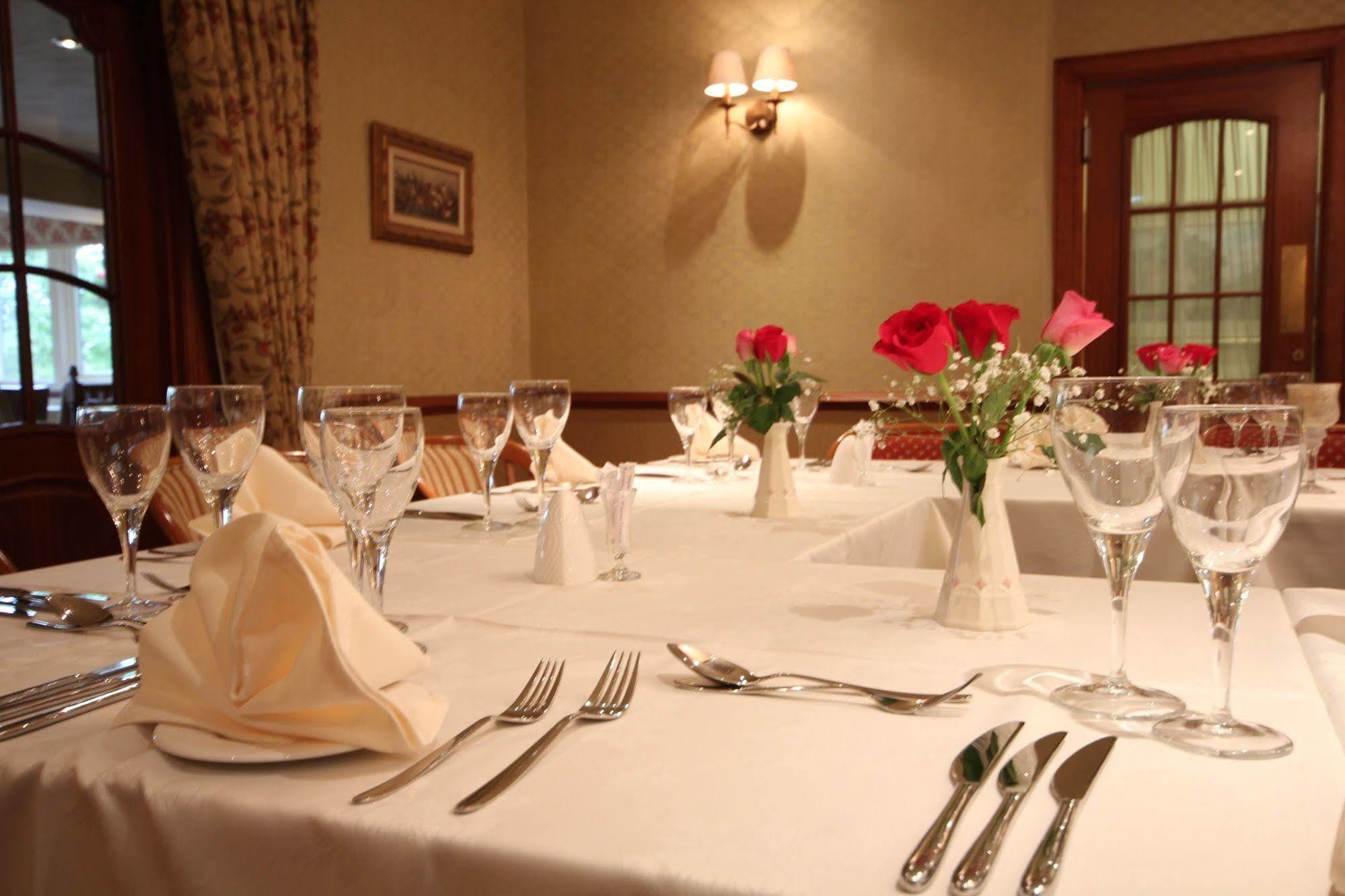 Strathburn Hotel Inverurie By Compass Hospitality מראה חיצוני תמונה