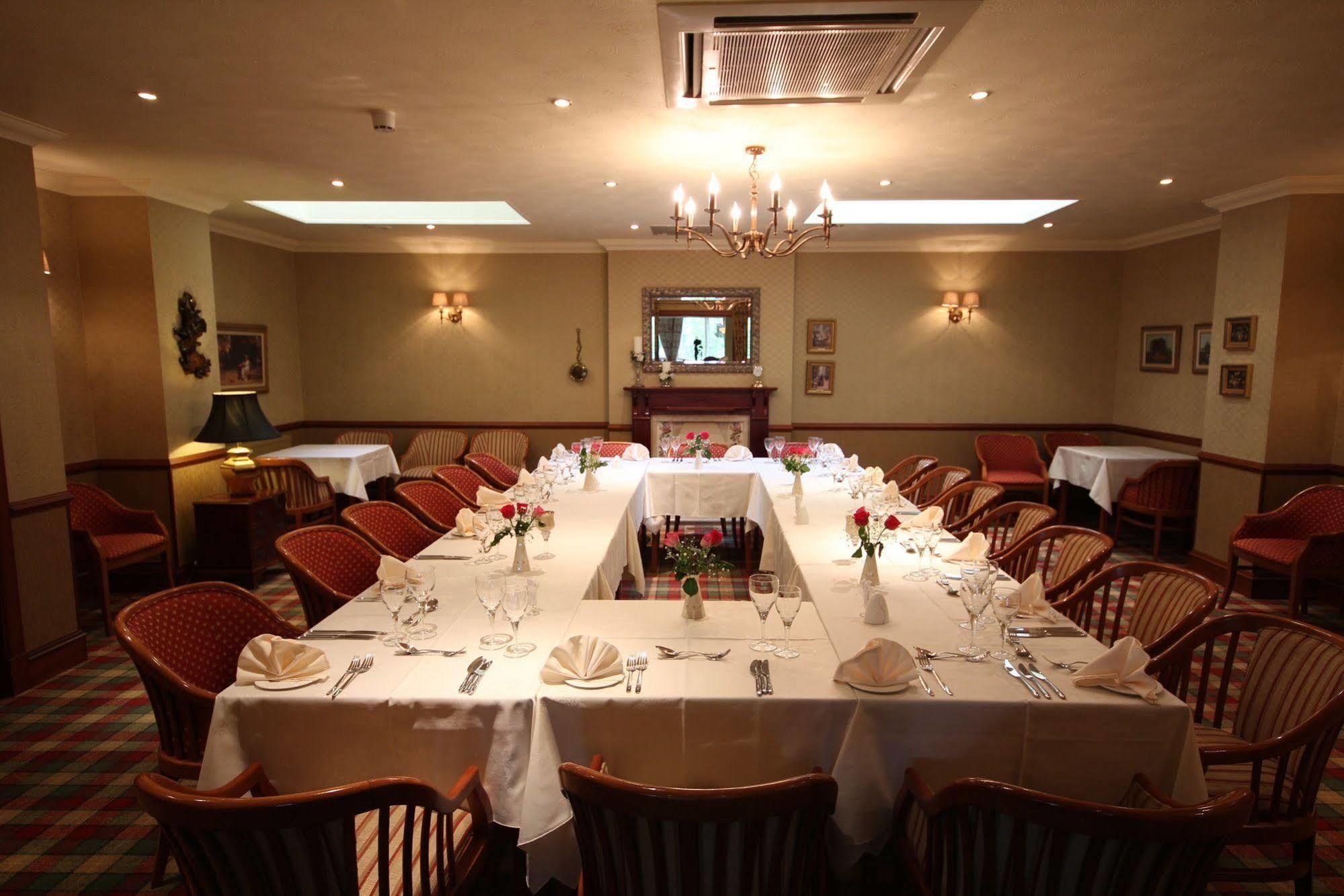 Strathburn Hotel Inverurie By Compass Hospitality מראה חיצוני תמונה