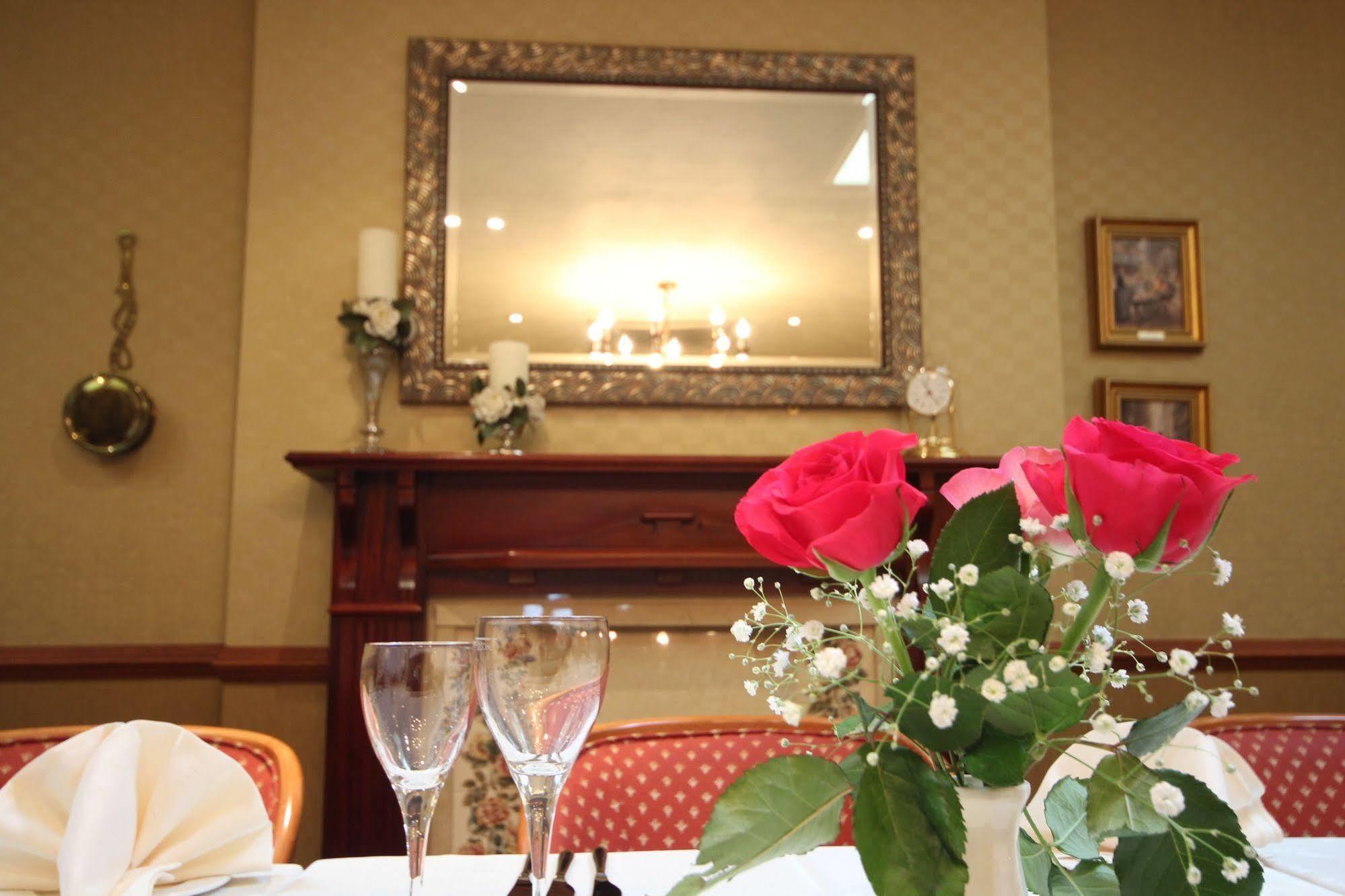 Strathburn Hotel Inverurie By Compass Hospitality מראה חיצוני תמונה