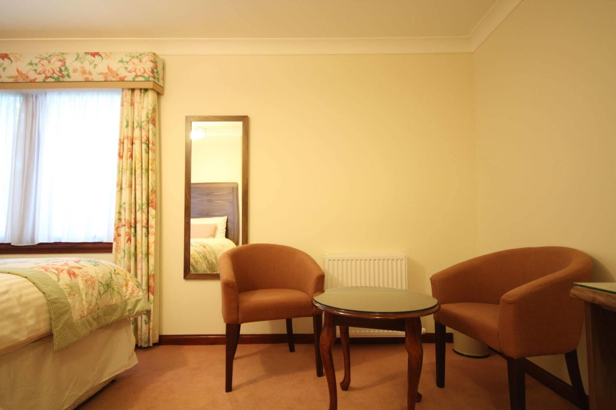 Strathburn Hotel Inverurie By Compass Hospitality מראה חיצוני תמונה