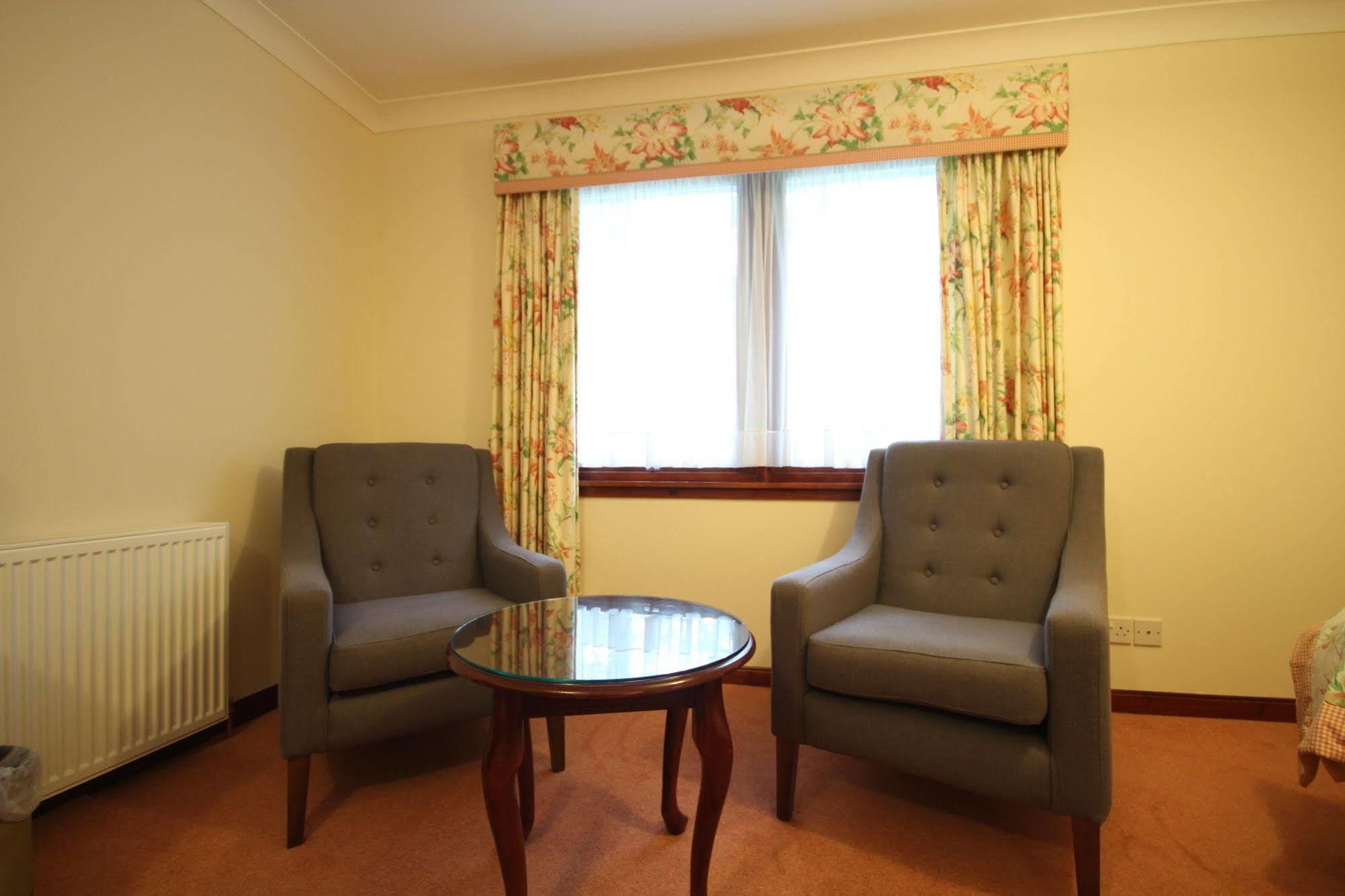 Strathburn Hotel Inverurie By Compass Hospitality מראה חיצוני תמונה
