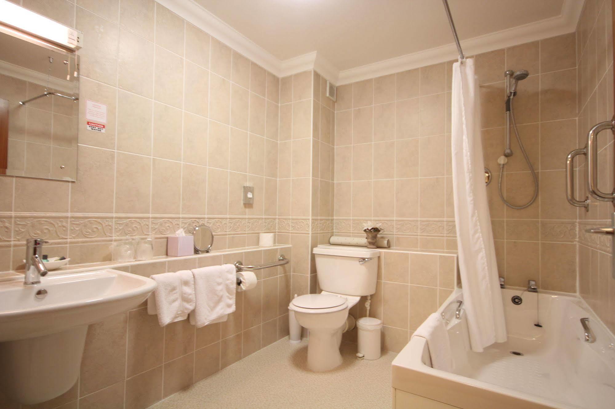 Strathburn Hotel Inverurie By Compass Hospitality מראה חיצוני תמונה