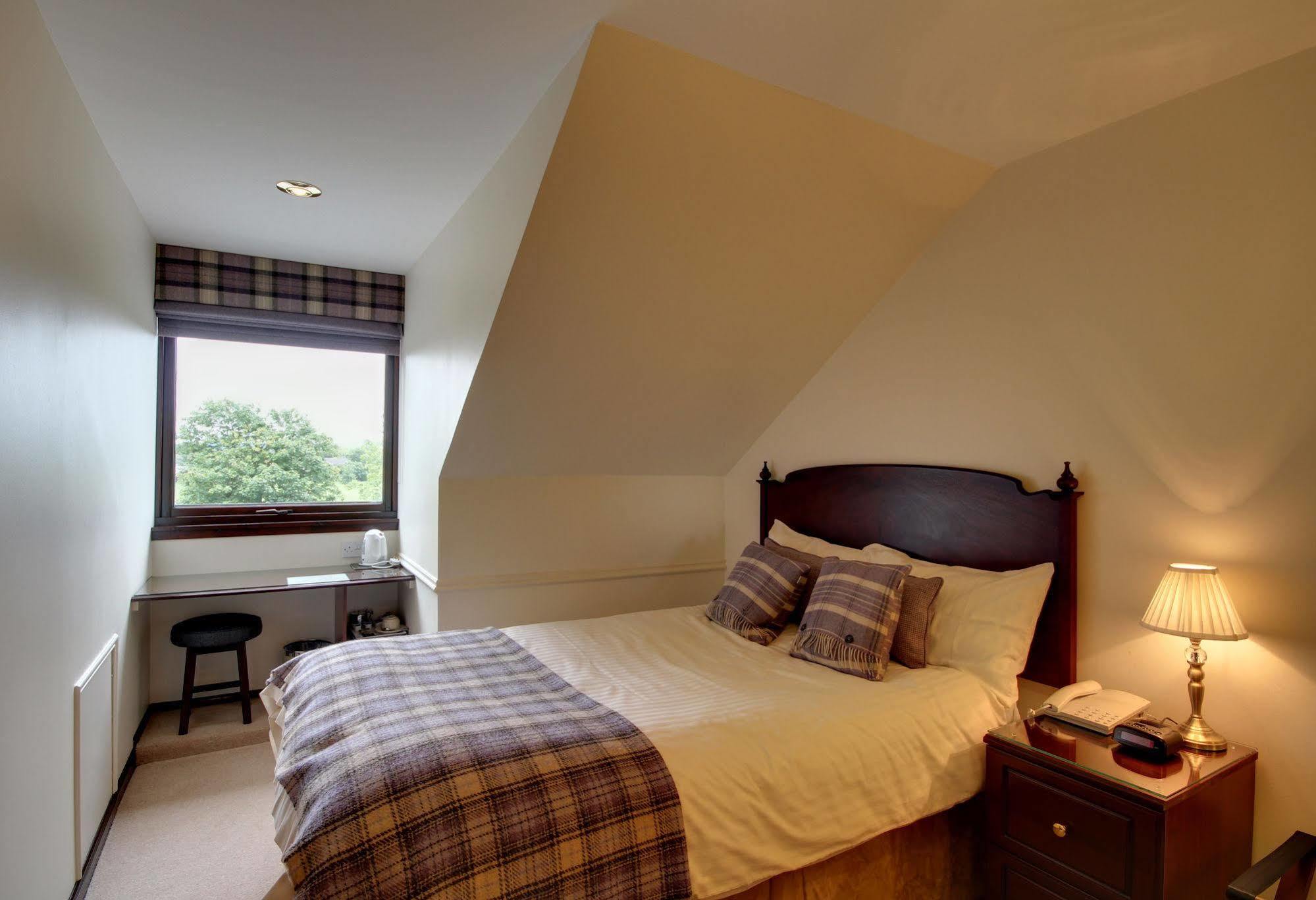Strathburn Hotel Inverurie By Compass Hospitality מראה חיצוני תמונה