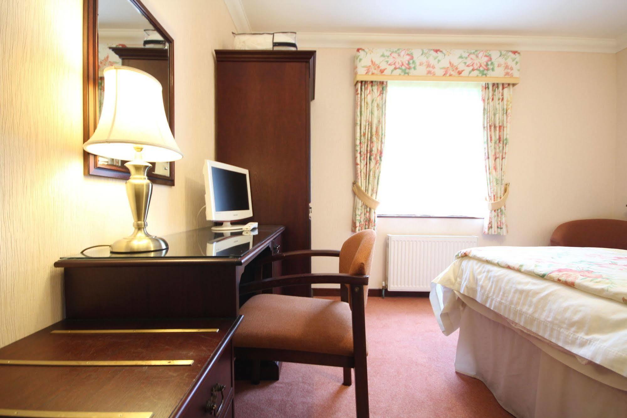 Strathburn Hotel Inverurie By Compass Hospitality מראה חיצוני תמונה