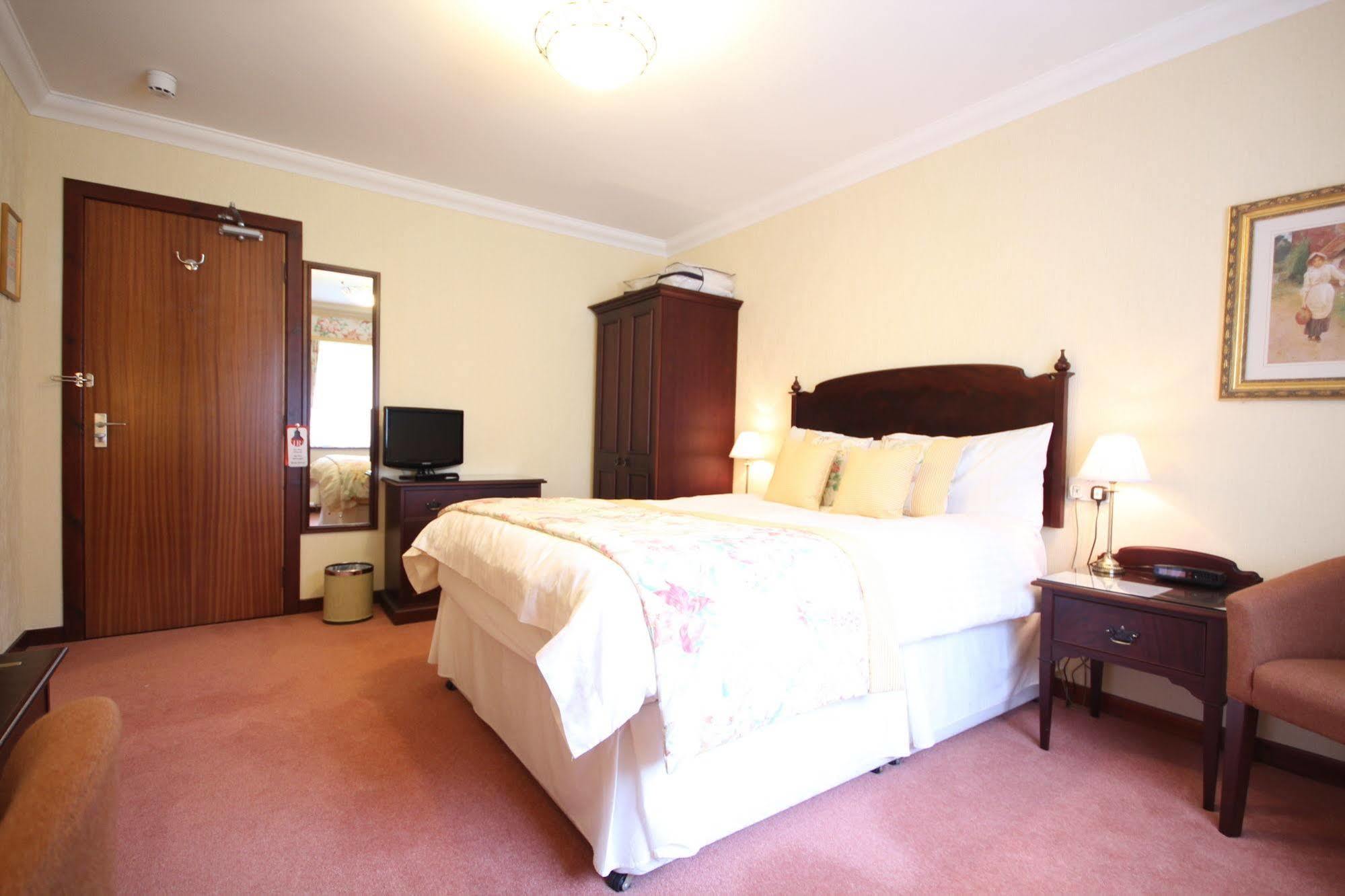 Strathburn Hotel Inverurie By Compass Hospitality מראה חיצוני תמונה